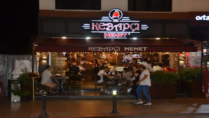 İstanbul’un Gözde Mekânında Lezzetin İmparatoru: Kebapçı Memet