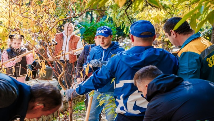 Birleşik Rusya ve Genç Muhafızlar aktivistleri “Temiz Kırım” kampanyasına katıldı