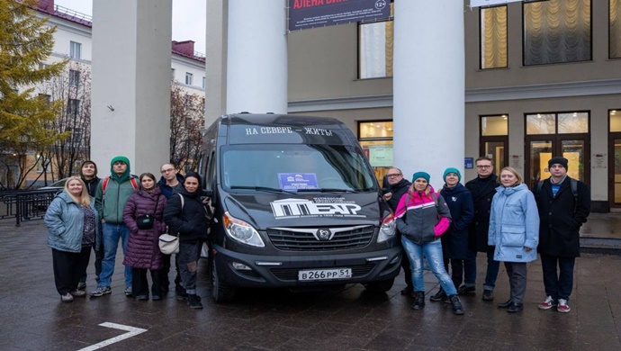 Murmansk Bölge Drama Tiyatrosu, Birleşik Rusya’nın desteğiyle yeni bir tur otobüsüne kavuştu