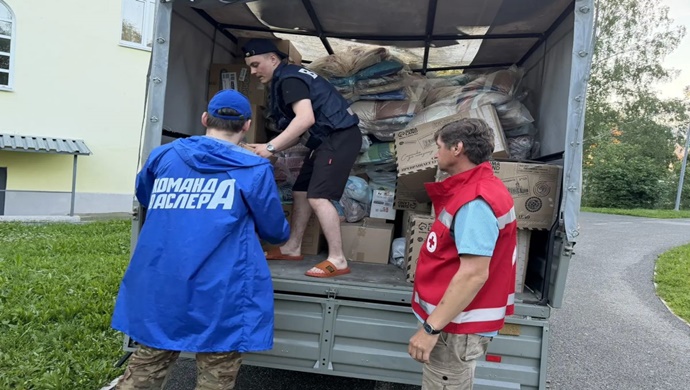 Волонтёры «Молодой Гвардии Единой России» ликвидируют последствия паводков на Урале и Дальнем Востоке